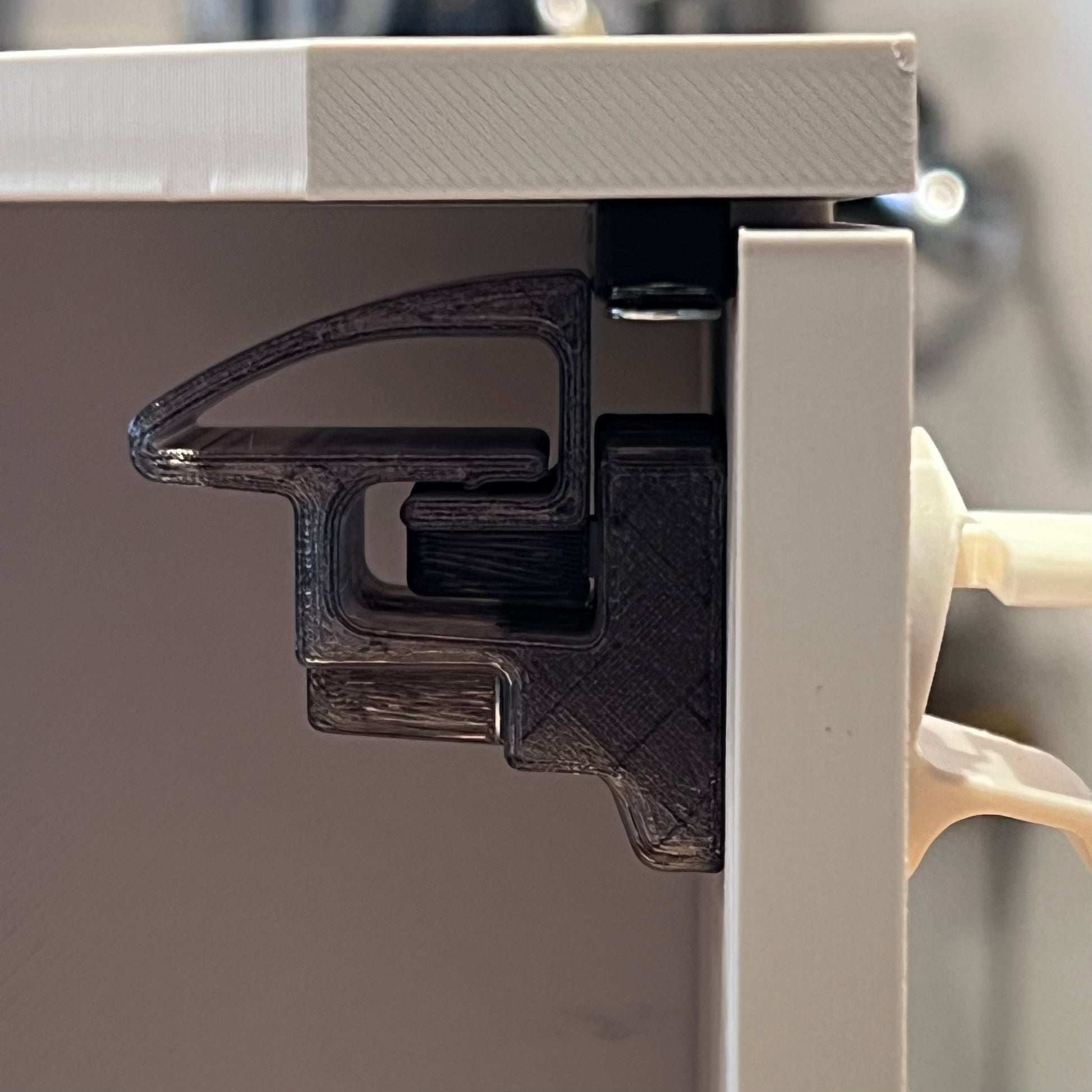 Loquet à verrouillage automatique pour parois fines (5/10mm) - 3DVanMaker