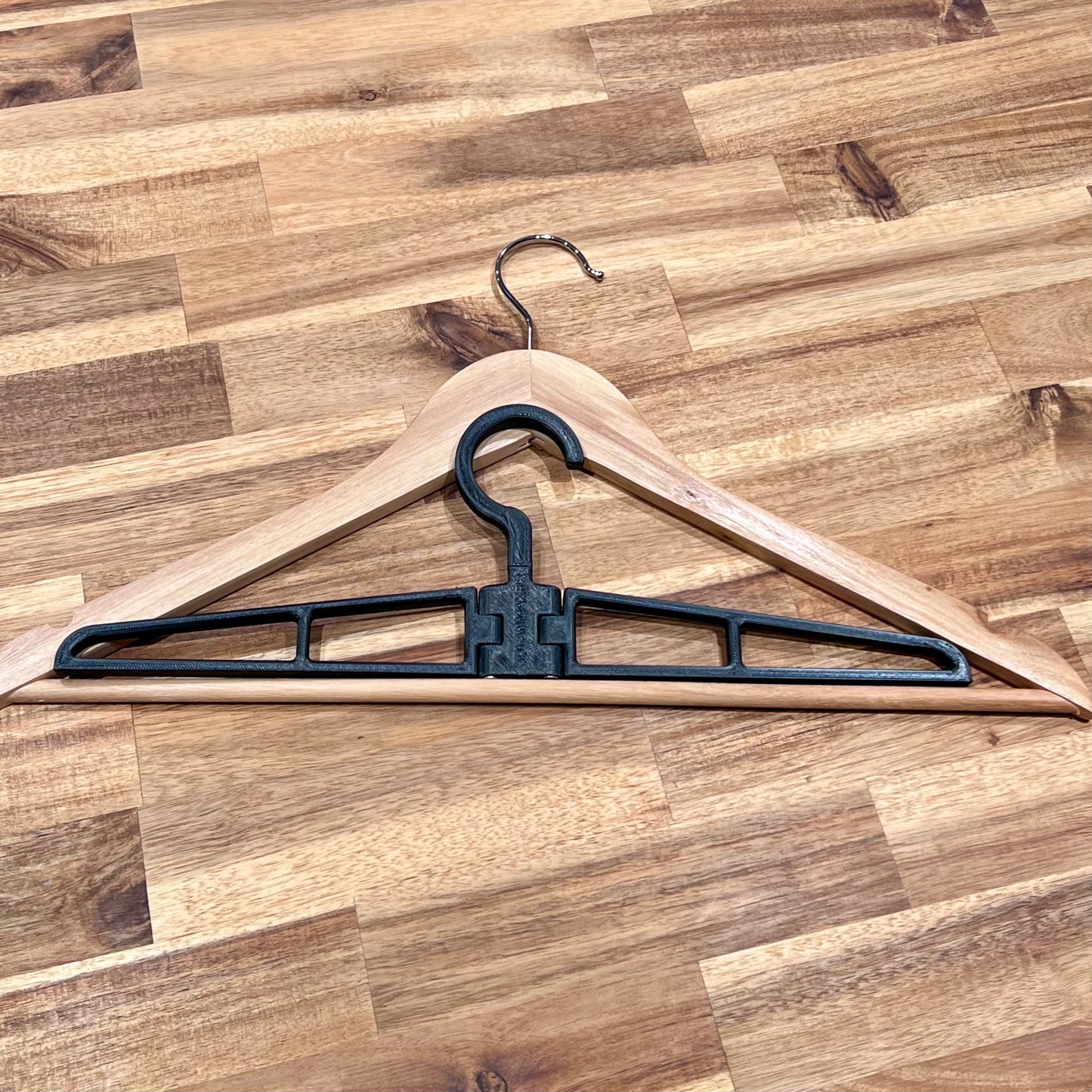 Compact Folding Travel Hanger for Campervan / Van - 360mm Wide - Hinged &amp; Strong - Pack